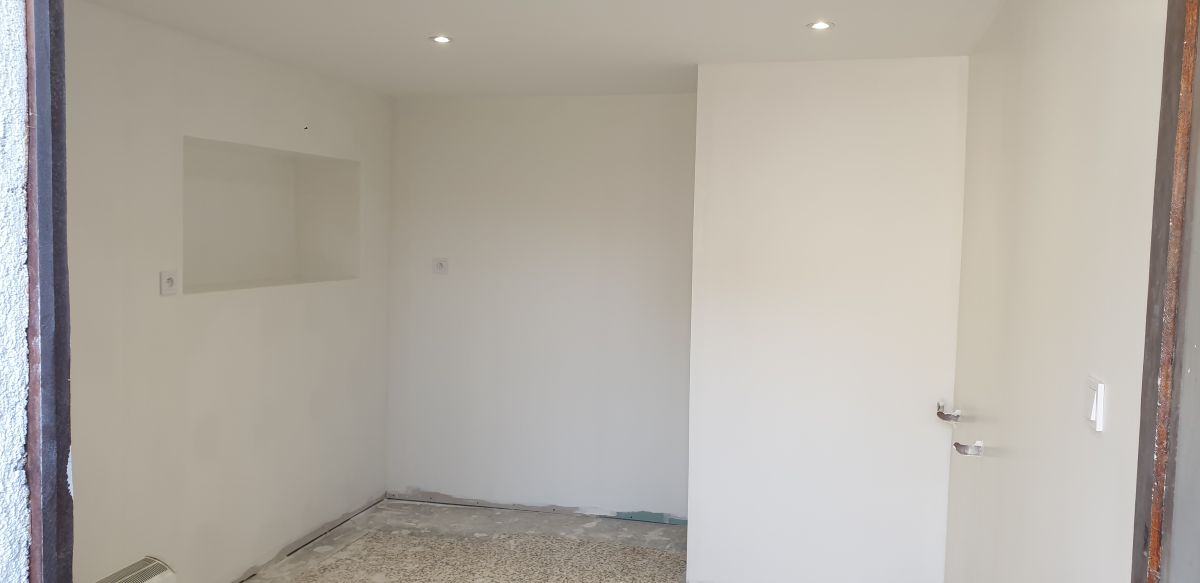 Chantier cuisine Rambouillet en cours — enduits et préparation des supports avant finitions